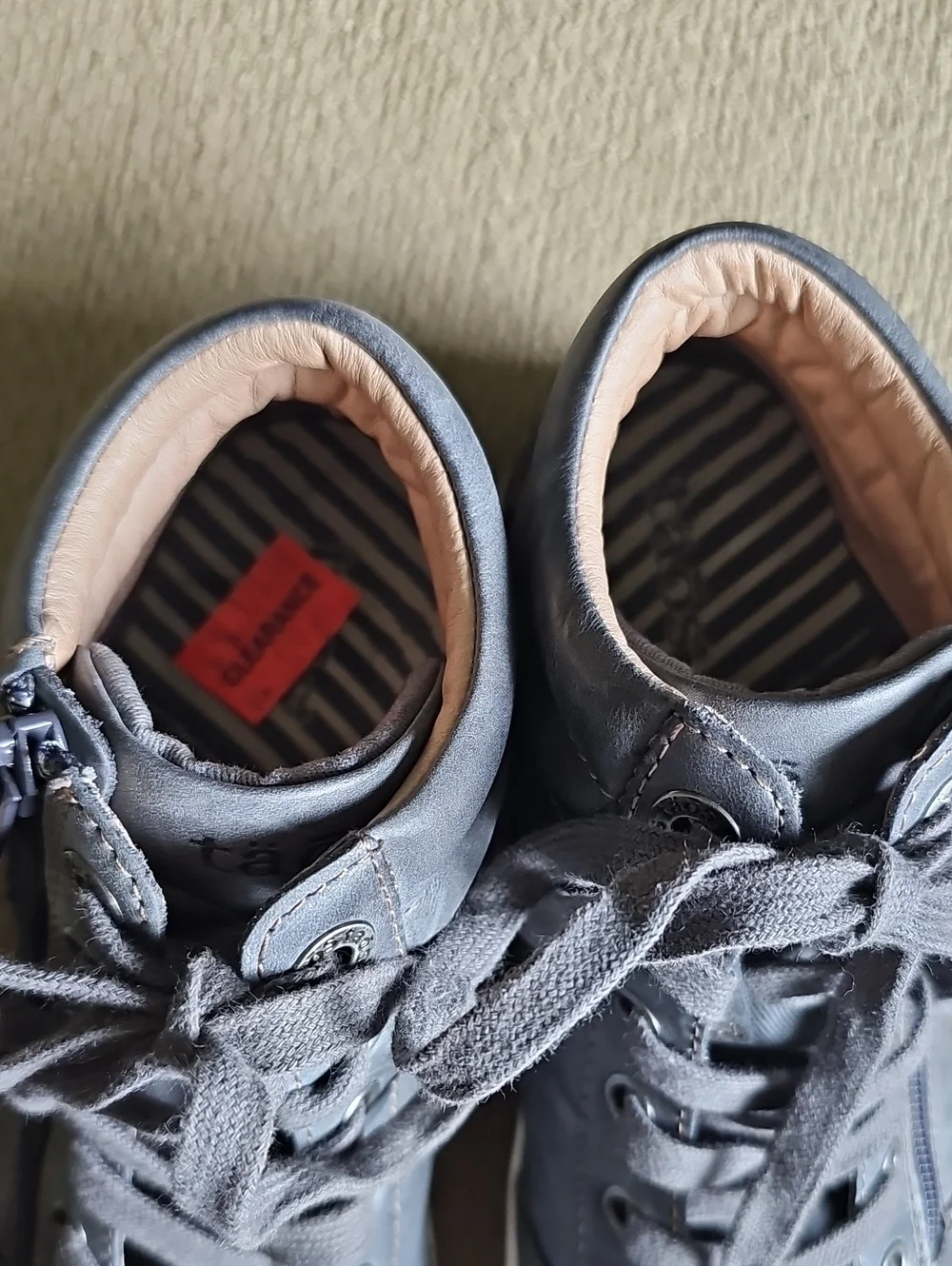 Taos, Leather Sneakers, Distressed, Insoles, Side Zipper, Gray, Womens Size 6.5